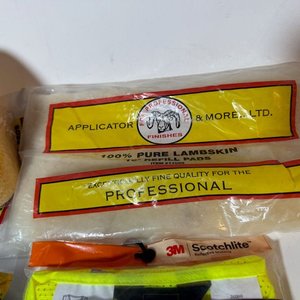 Lote de Corcho para Lustre, Lija, Guantes, Chaleco y Correa para Olla a Presión - imagen 5
