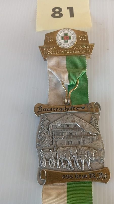 Medalla comemorativa de la Cruz Roja Alemana de 1975 - imagen 2