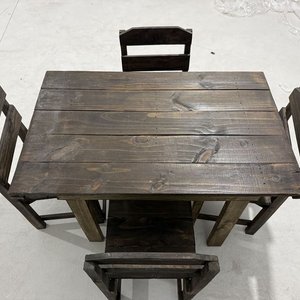 Juego de Mesa Rústica Rectangular con 4 Sillas de Madera Oscura - imagen 2