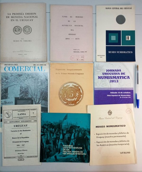 Lote de 9 publicaciones sobre numismática uruguaya y medallas - imagen 1