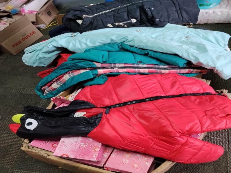 Camperas de Niño Nuevas Sin Marca