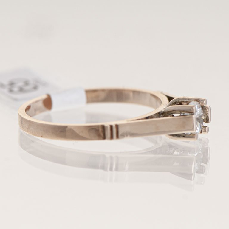 Anillo de oro con diamante solitario - imagen 2