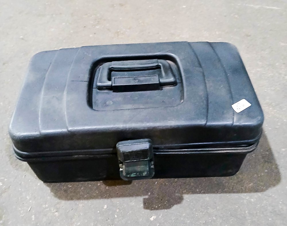Caja con herramientas: mechas, pinzas y más - imagen 2