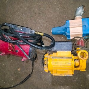 Lote anterior: Lote de Herramientas: Bomba de Agua, Compresor de Pintar y Accesorios