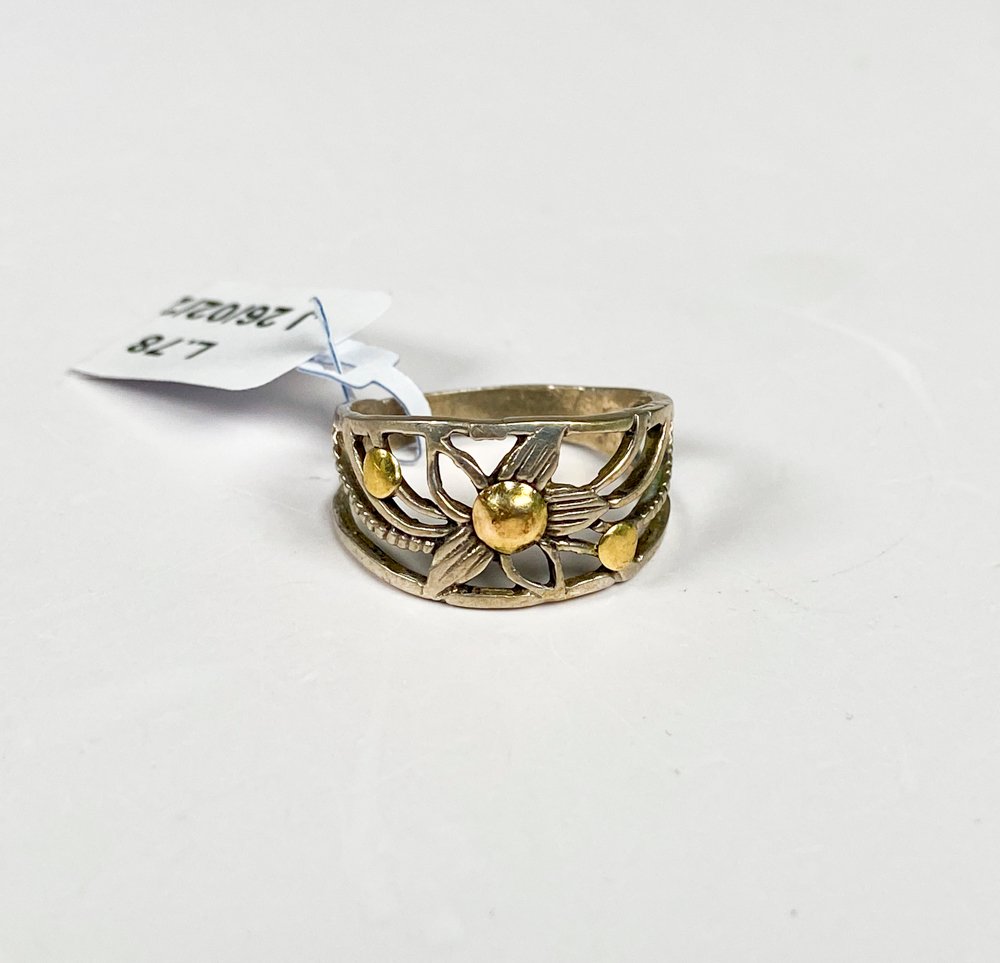 Anillo de plata y oro calado