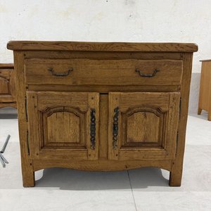 Lote anterior: Mueble Bajo Rústico de Roble Macizo con Cajón y Puertas