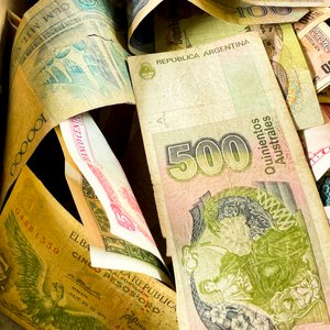 Lote siguiente: Lote de Billetes Varios Países y Épocas