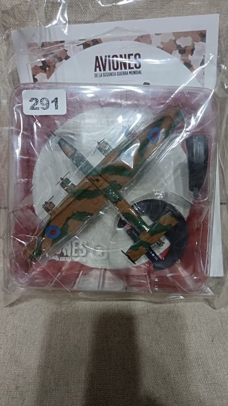 Avión en Miniatura de Colección Camuflado Segunda Guerra Mundial