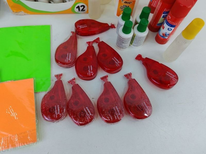 Colección de Cascolas, Papel Glase y Cintas Correctores - imagen 5