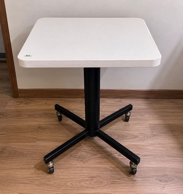 Mesa Auxiliar Móvil con Ruedas, Tapa Blanca y Base Metálica Negra - imagen 1
