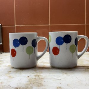 Conjunto de 14 Tazas Cerámicas: Nescafé, Coca-Cola y Diseños Festivos - imagen 14
