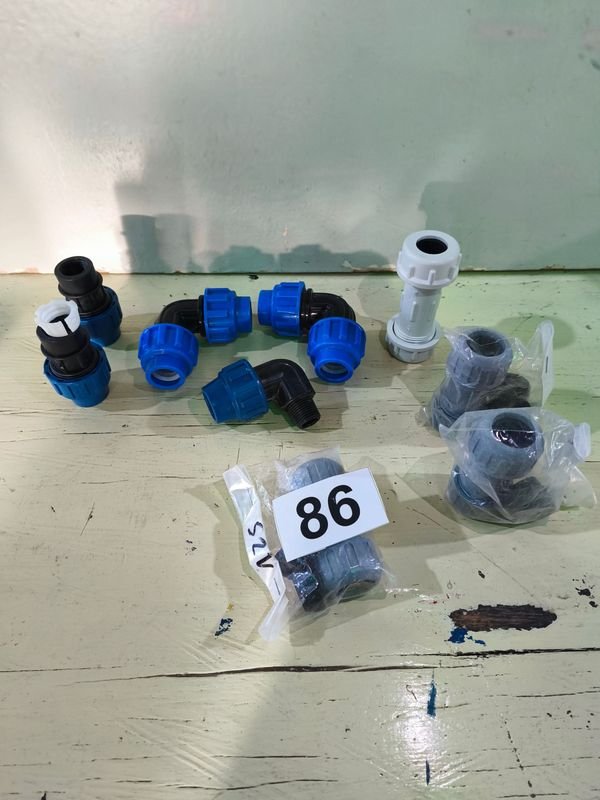 Lote anterior: Colección de objetos plásticos y metálicos