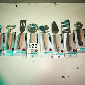 Set de 8 Utensilios de Cocina con Mangos de Madera - imagen 2