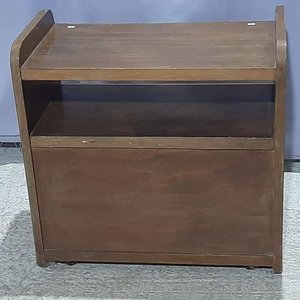 Mesa de TV de madera con estantes y ruedas - imagen 3