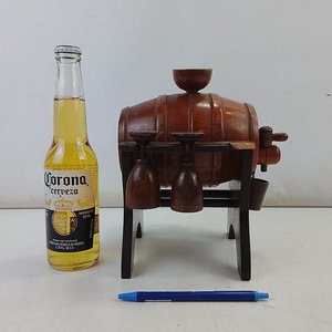 Juego de Barril de Madera Tallado con Copas - imagen 5