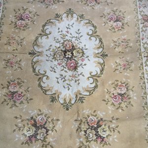 Alfombra Persa Sintética con Diseño Floral y Fondo Beige - imagen 3