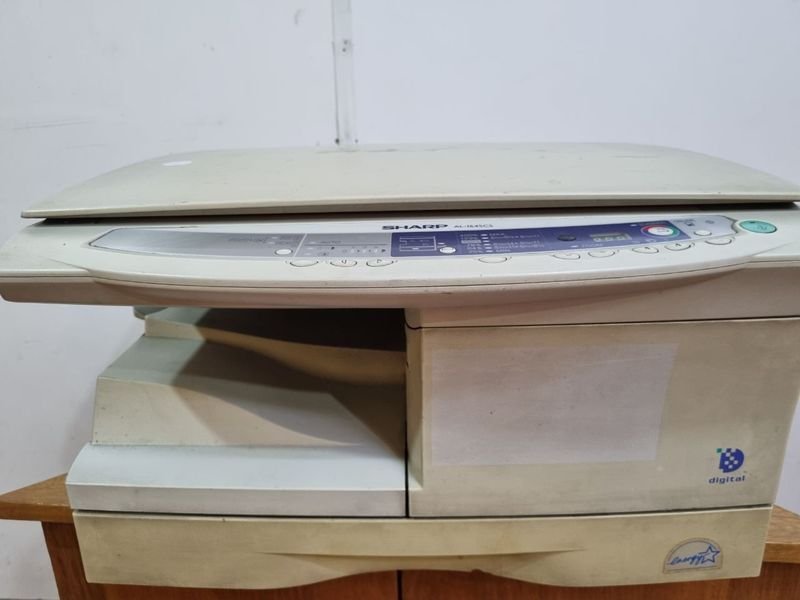 Lote siguiente: Impresora Sharp Blanco Y Negro Sin Cable