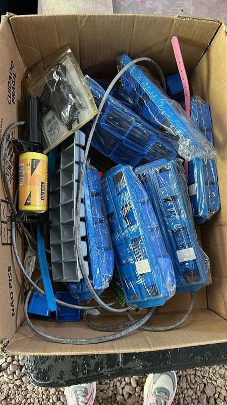 Caja con cubeteras y accesorios - imagen 2