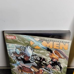 Libro de Historietas "Extraordinarios X-Men" Vol. 1 Marvel Comics - imagen 2
