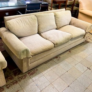 Sofá y Sillón de Pana Beige Estilo Clásico - imagen 1