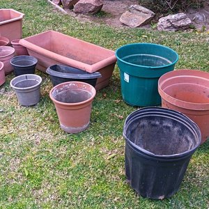 Lote de Macetas de Plástico para Jardín - Variedad de Diseños y Tamaños - imagen 6