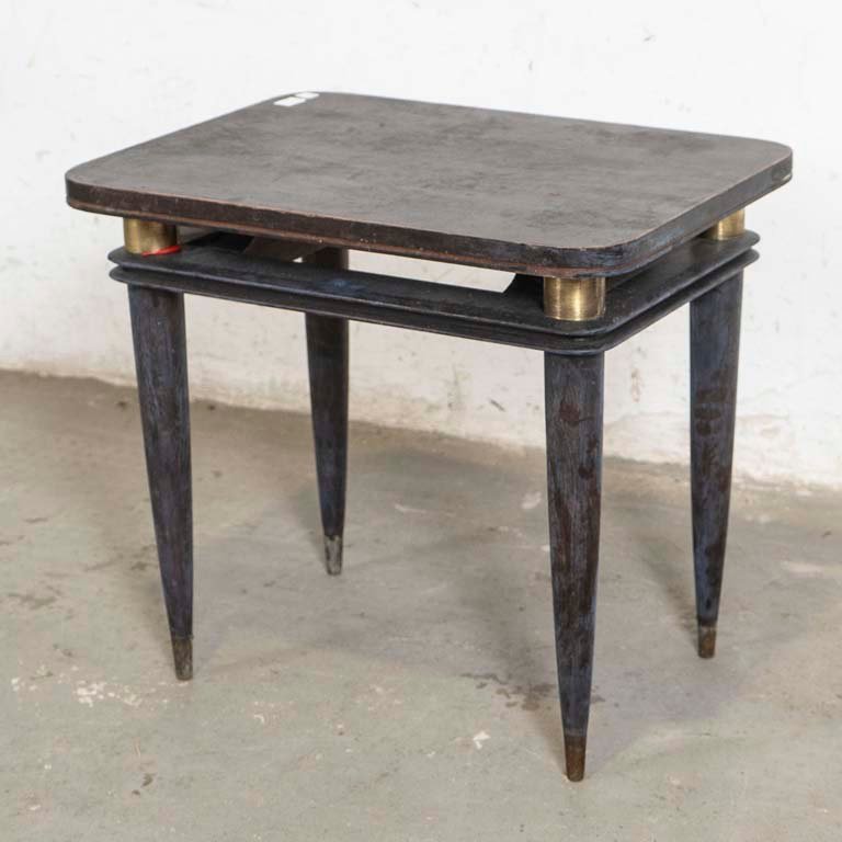Mesa de Sala Americana con Terminaciones de Bronce