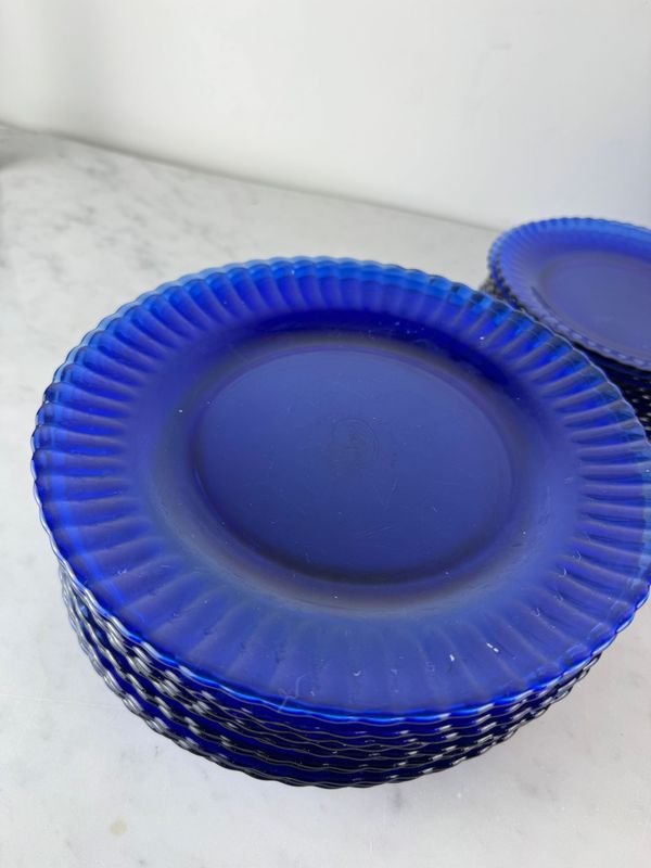 Platos y bowls en vidrio azul de buena calidad - imagen 2