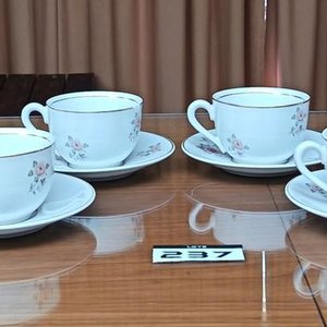 Juego de Porcelana Olmos con Rosas Rosadas y Filete Dorado - imagen 2