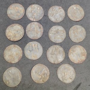 Lote de 15 fichas de esquila de zinc con letras PM y número 4 - imagen 3