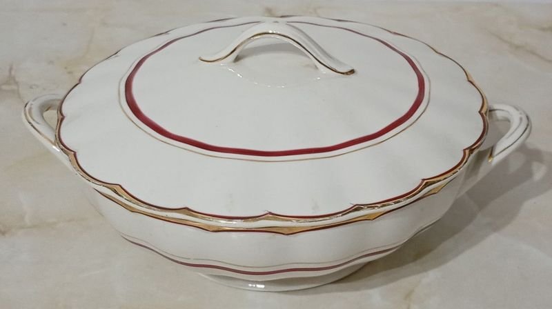 Porcelana INGLESA CREAMPETAL GRINDLEY - Guisera (mediana) con diseño floral