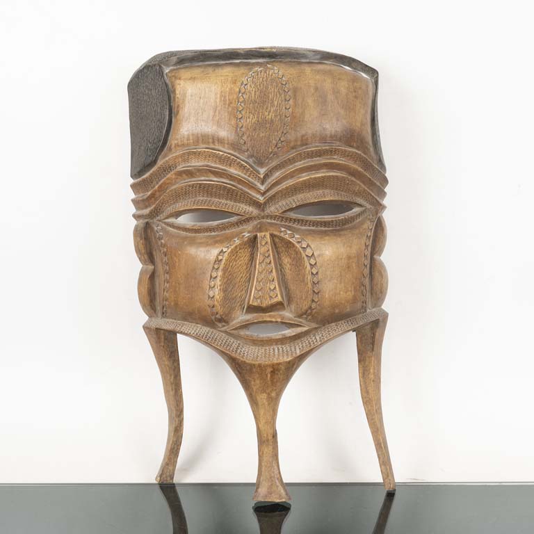 Lote anterior: Máscara de madera tallada - Gran pieza artesanal