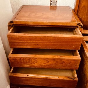 Mesas de Luz Americanas de Madera con 3 Cajones - imagen 4