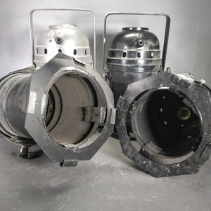Lote de 4 Tachos Reflectores Vintage Sin Lámparas - imagen 5