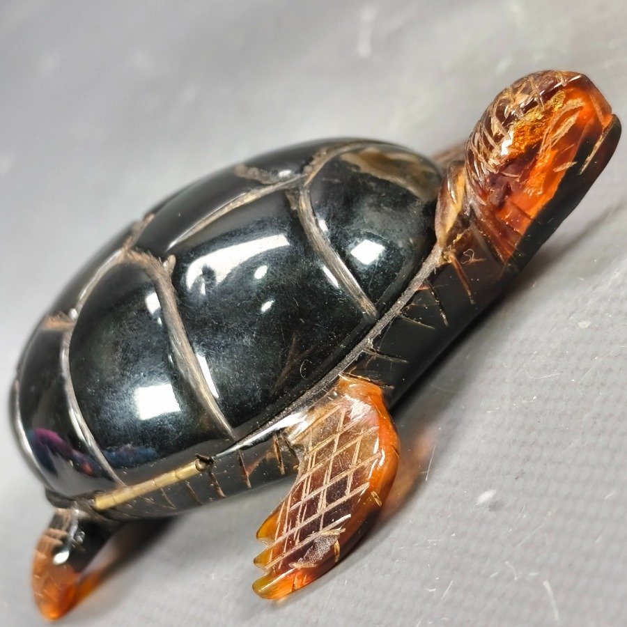 Pastillero en carey con fisonomía de tortuga tallada - imagen 8