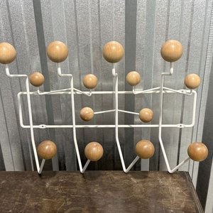 Lote anterior: Perchero Moderno Blanco con Bolas de Madera - 14 Ganchos
