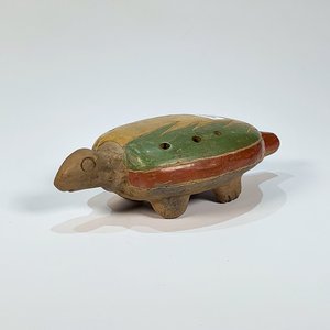 Instrumento Musical Azteca de Cerámica con Forma de Tortuga - imagen 1
