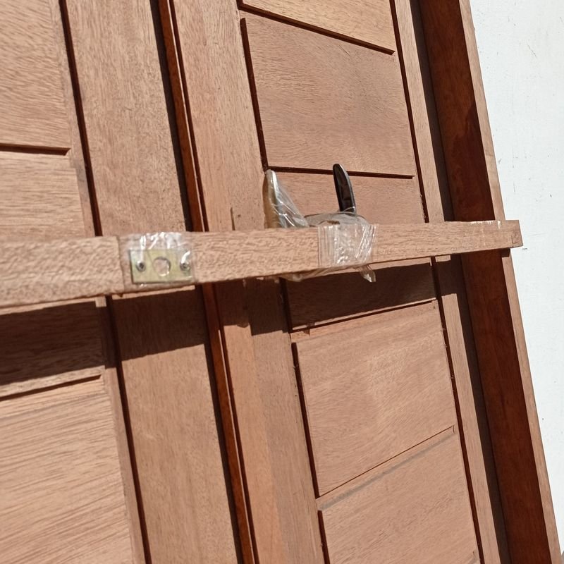 Puerta exterior en cedro, nueva y sin uso - imagen 6