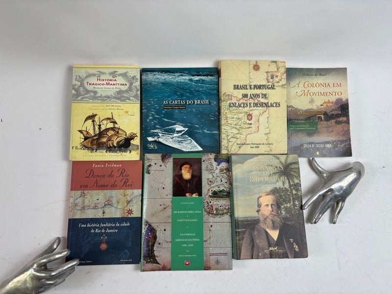 Lote siguiente: Colección de libros de historia sobre Brasil y Portugal