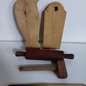 Lote siguiente: Set de Utensilios de Cocina de Madera: Tabla de Cortar y Palo de Amasar