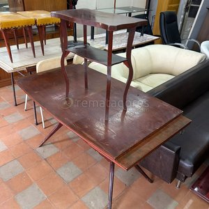 Lote anterior: Mesa Auxiliar Antigua de Madera Oscura con Dos Estantes
