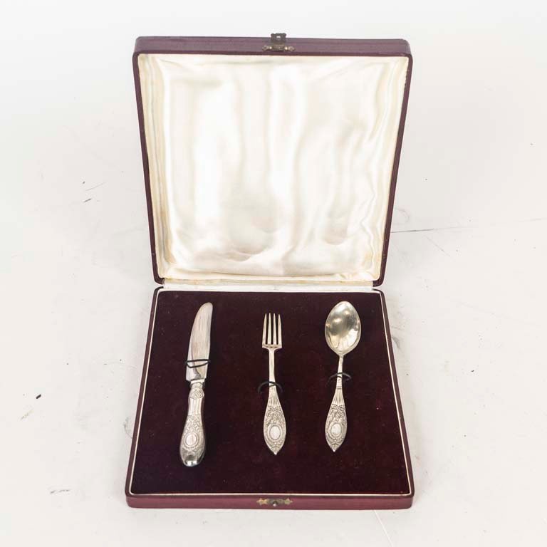 Set de Cubiertos Infantiles de Plata con Estuche