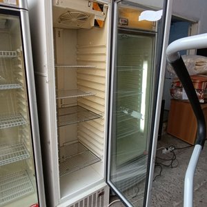 Heladera Exhibidora Vertical Cubers con Puerta de Vidrio Templado - imagen 2