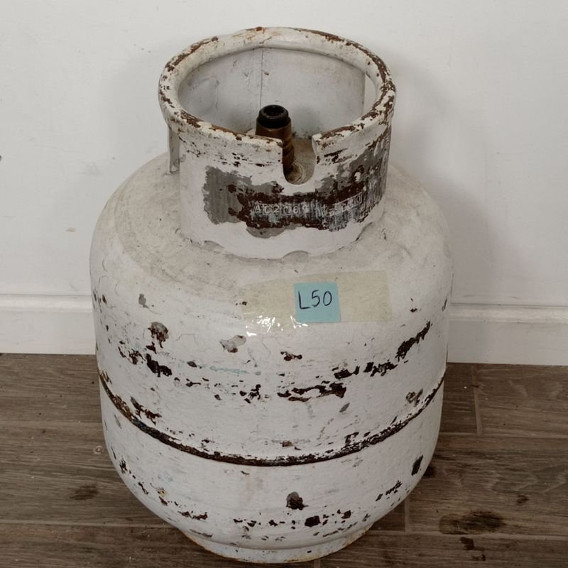 Lote siguiente: Vaso de porcelana rota