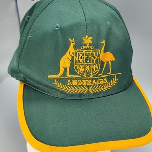 Gorra Visera Australia Verde con Bordado Amarillo y Ajuste Posterior - imagen 2