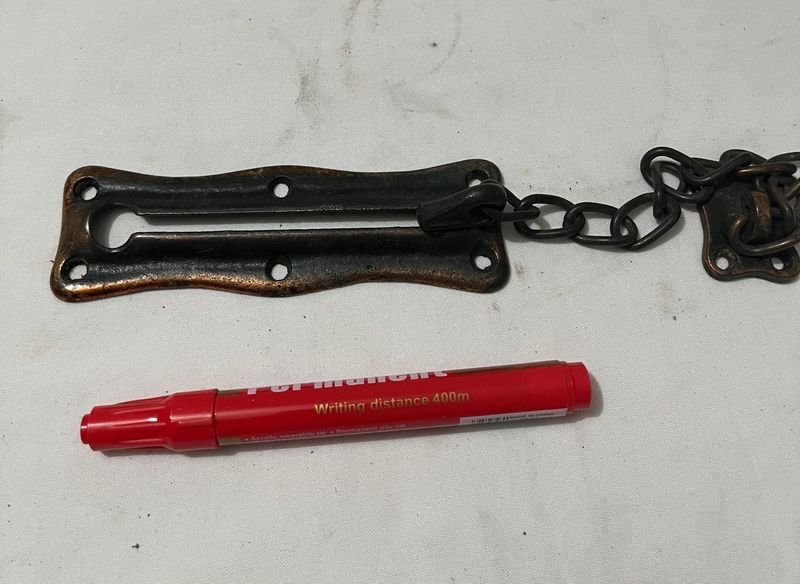 Pasador de metal para sujetar cadenas - imagen 4
