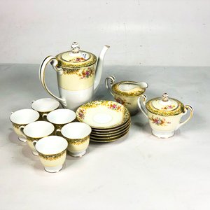 Juego de Porcelana Inglesa Noritake Floral Beige y Blanco - imagen 1