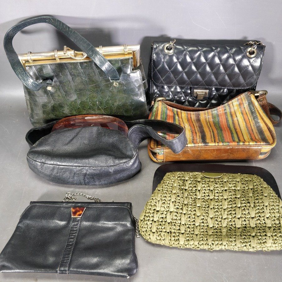 Item 15901 - Image 0