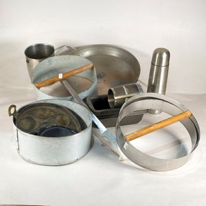 Lote de Artículos de Cocina: Paellera, Moldes, Jarra, Termo y Más - imagen 1
