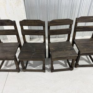 Juego de Mesa Rústica Rectangular con 4 Sillas de Madera Oscura - imagen 4
