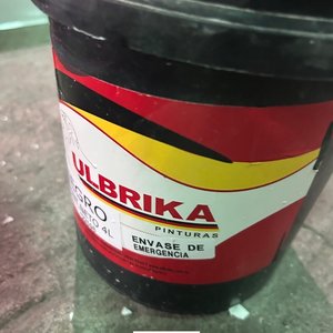 Dos Tarros de Pintura: Uno Grande a Mitad y Uno Negro Lleno - imagen 4
